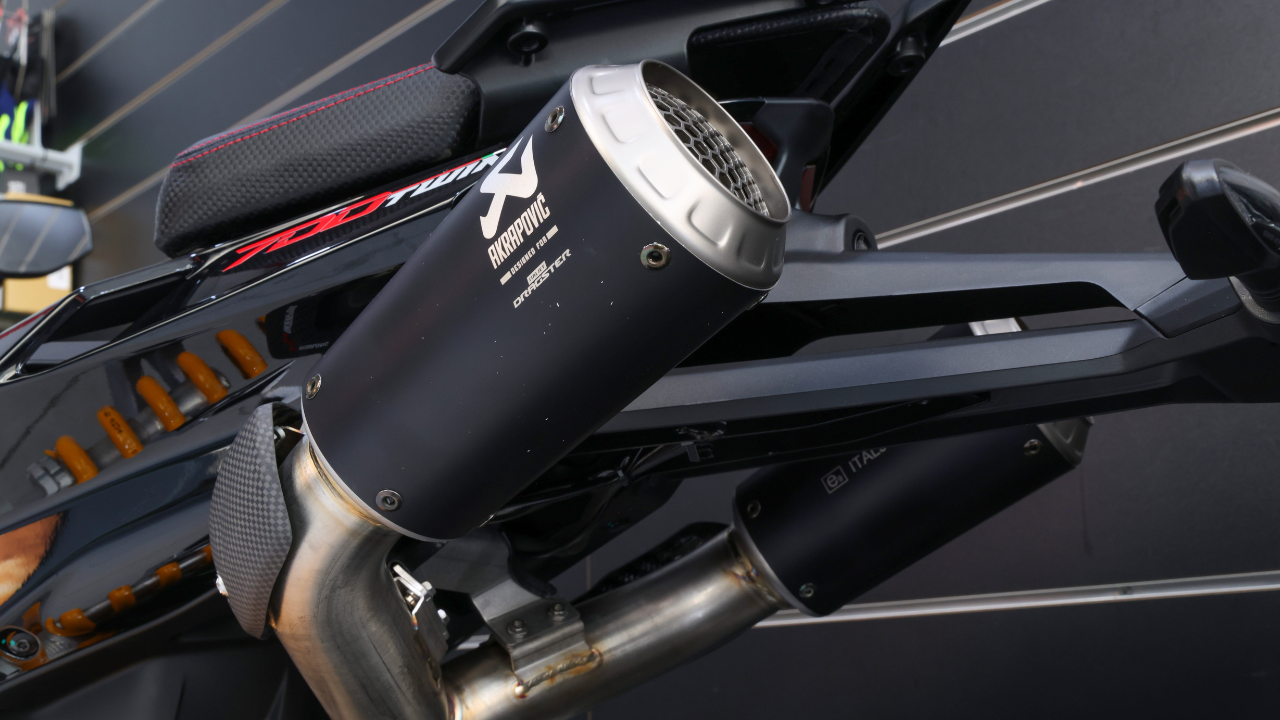 Akrapovič Homologierter Schalldämpfer für <tc>Italjet</tc> Dragster 459