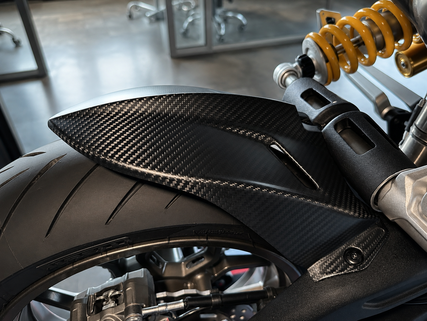<tc>Italjet</tc> Dragster 459/700 Handgefertigter Carbon-Hinterradkotflügel