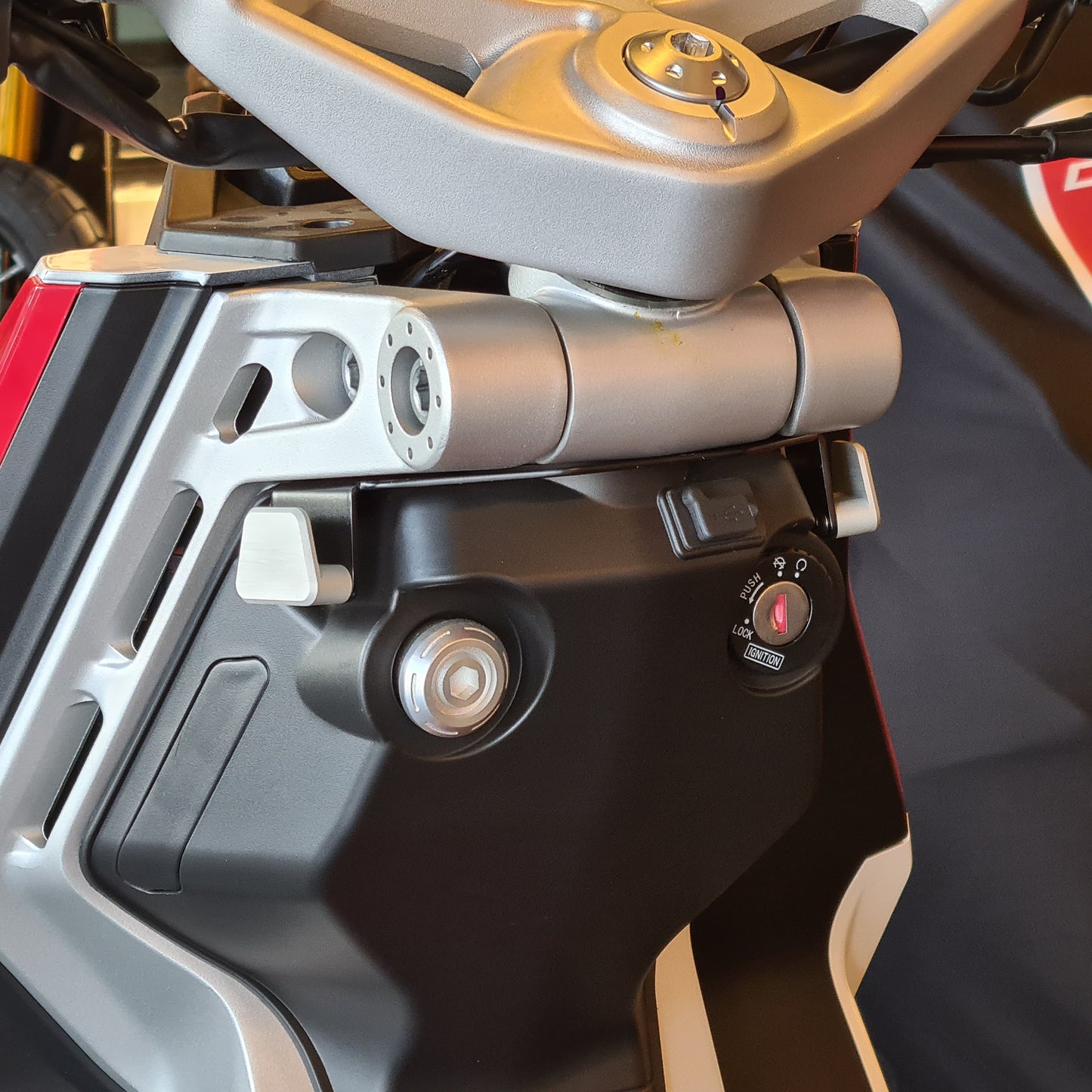 Italjet Dragster 125/200/300 Luggage Hook