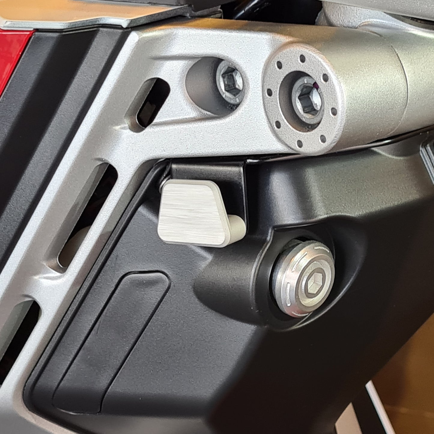 Italjet Dragster 125/200/300 Luggage Hook